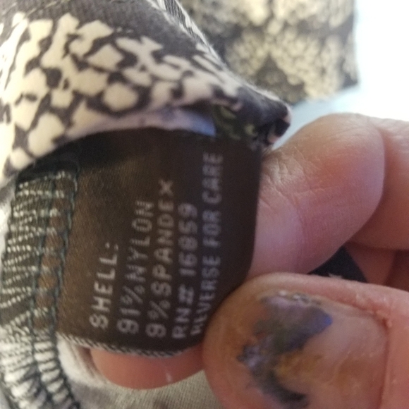 J. McLaughlin Catalina Cloth snakeprint top - Picture 4 of 6